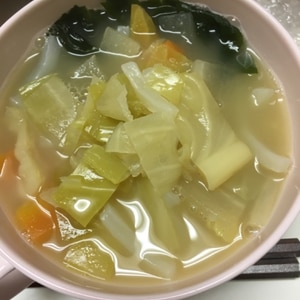 キャベツと人参の野菜スープ